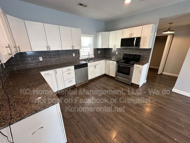 Building Photo - 316 W Elm St