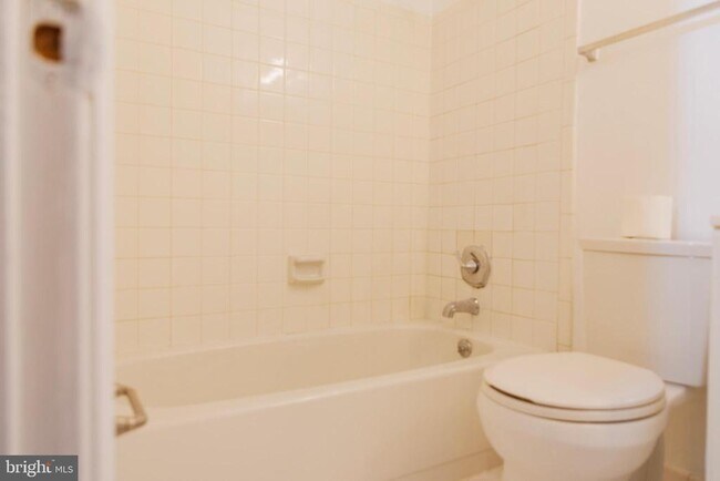 Building Photo - 5631 Hogenhill Terrace