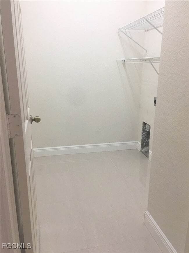 Building Photo - 9019 Gladiolus Preserve Cir