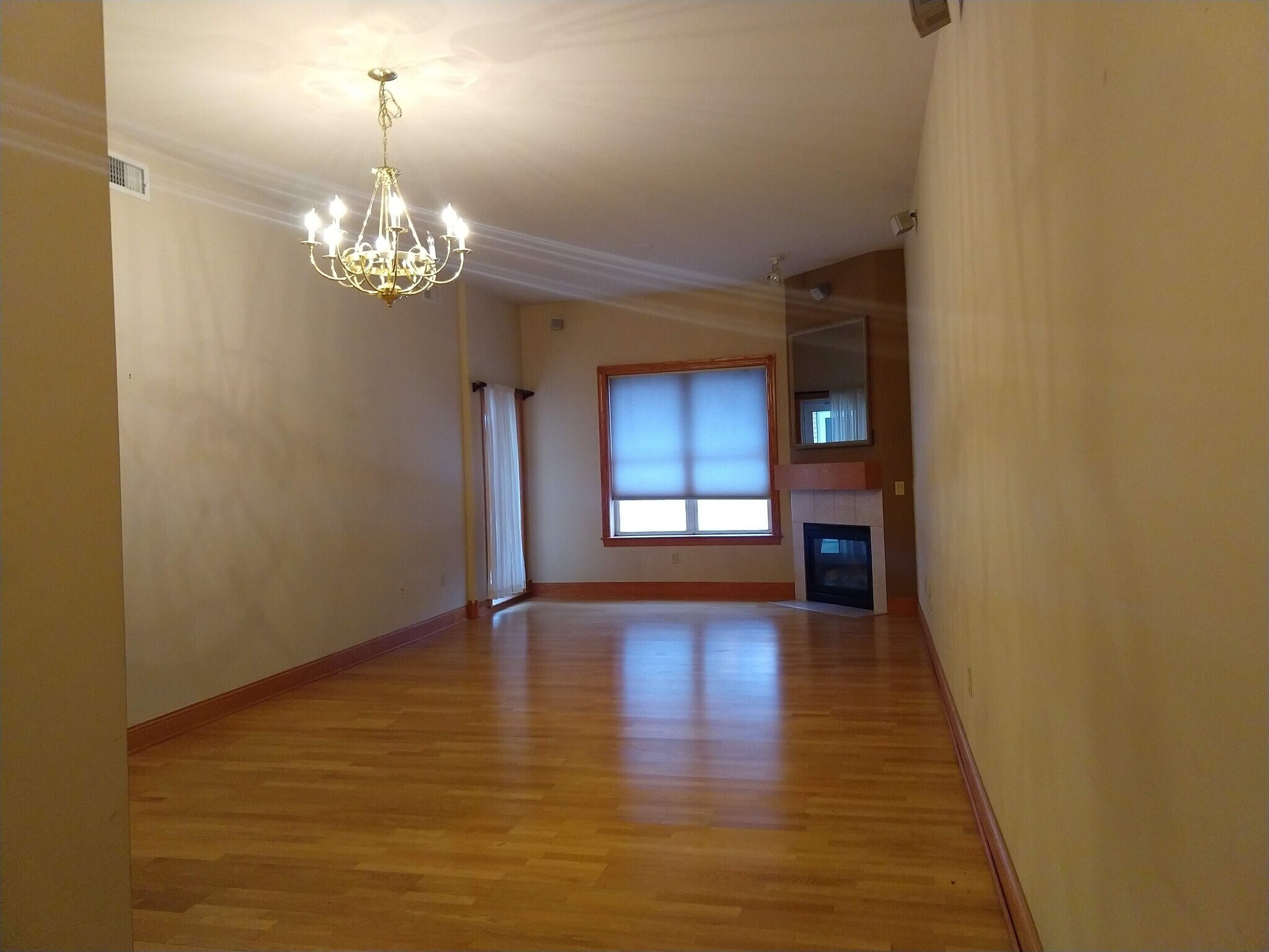 Building Photo - 360 W Washington Ave