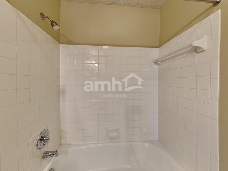 Building Photo - 712 Moreno Dr