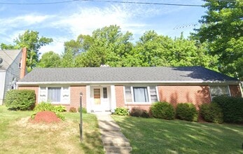 Building Photo - 116-118-118 Grasmere Ave