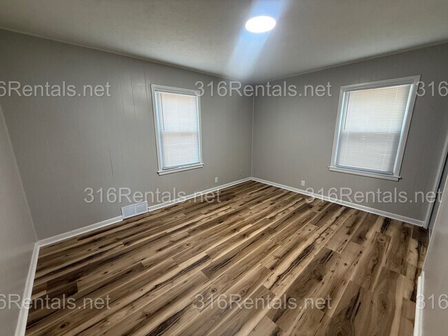 Building Photo - 2933 Evans St