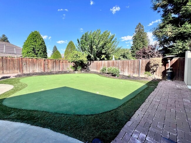 Building Photo - $3,600 Cole & Millbrook, 4 Bedroom House -...