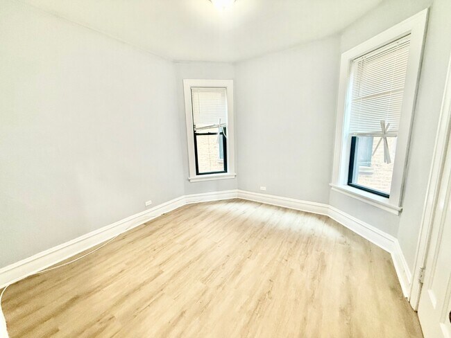 Building Photo - Beautiful 1 Bed 1Bath in the Andersonville area