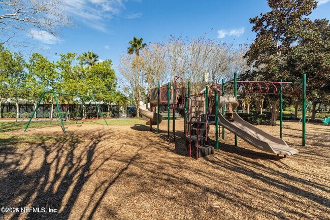 Building Photo - 721 Crystal Way