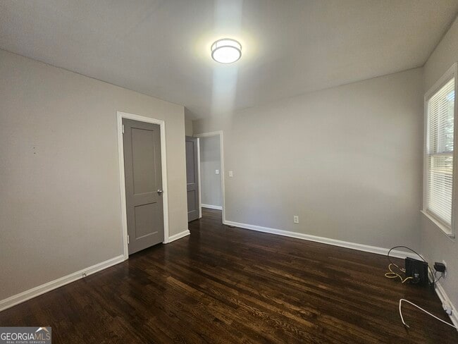 Building Photo - 68 Fourth St Ext