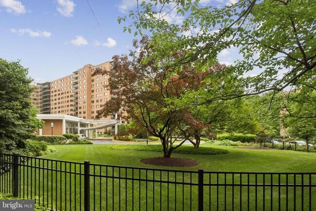 Building Photo - 4201 Cathedral Ave NW