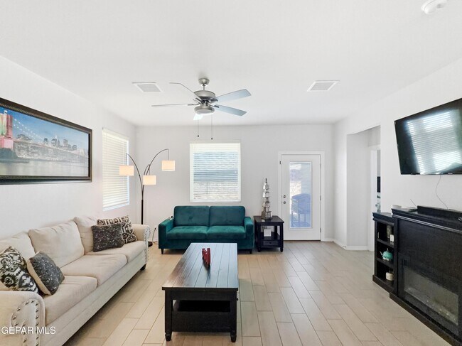 Building Photo - 1664 Sam Dominguez