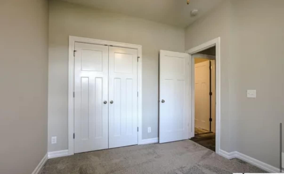 Building Photo - 16070 Hadan Dr