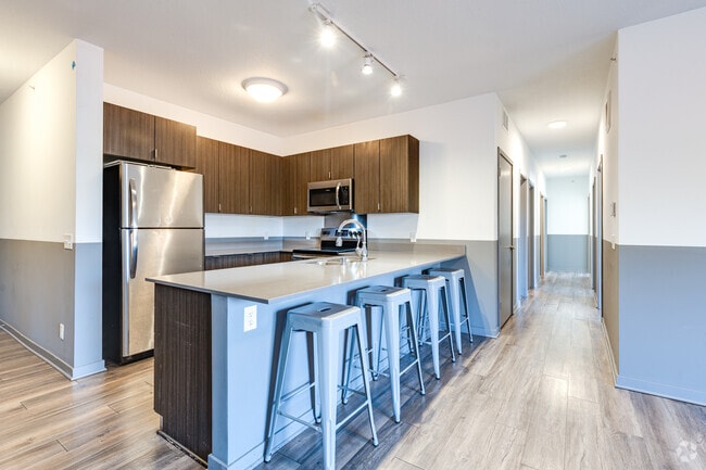 Interior Photo - 617 10th Avenue SE