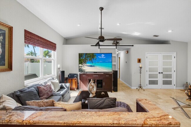 Building Photo - 7076 Middlebury Dr