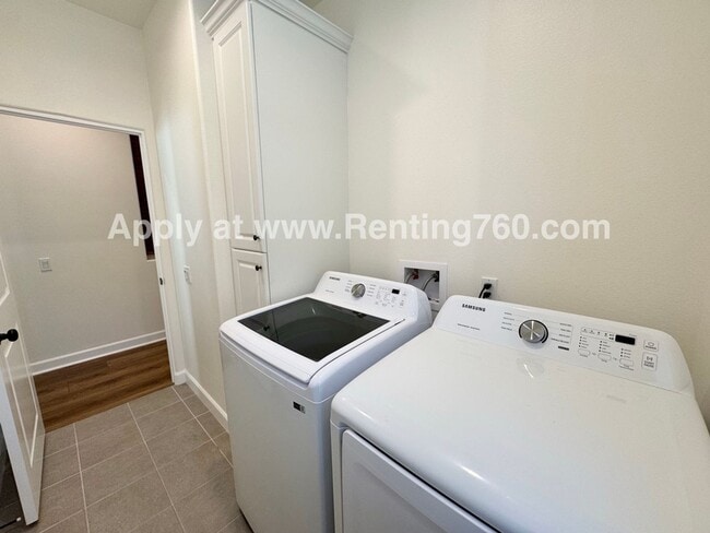 Building Photo - Picturesque Home In 55+ Desert Vista Community!