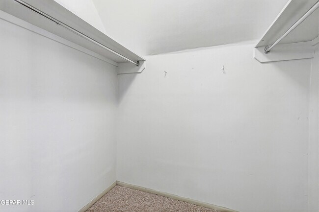 Building Photo - 4433 N Stanton St