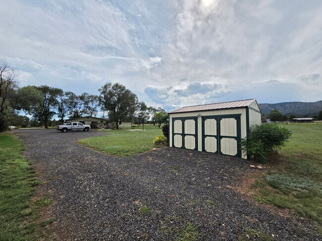 Building Photo - 5675 E Burris Ln