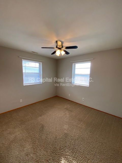 Building Photo - 2818 Yale Dr