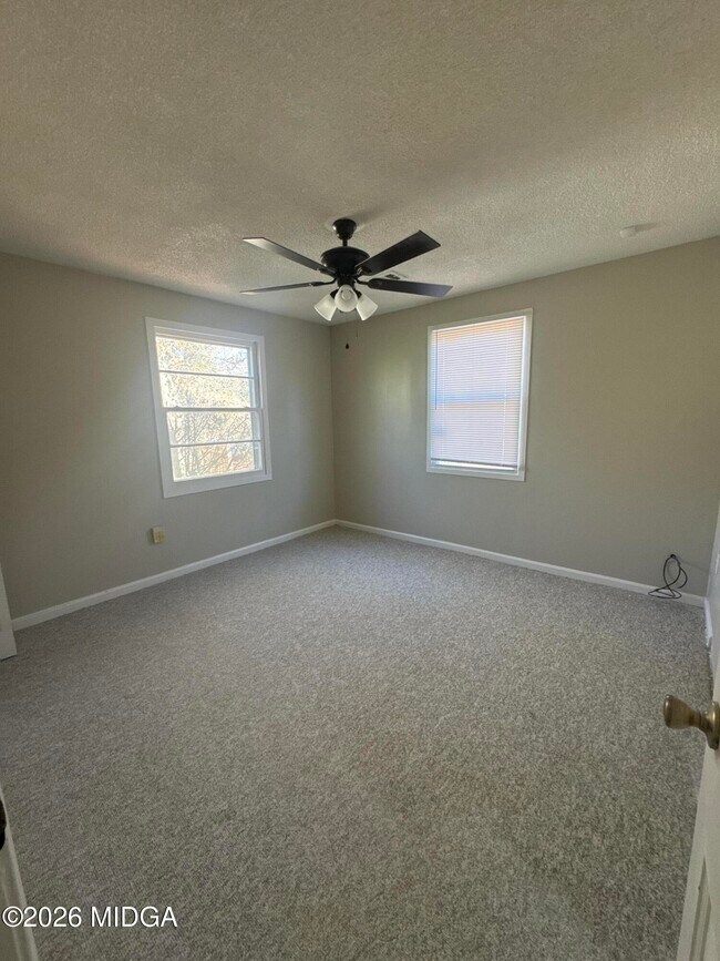 Building Photo - 3823 St Charles Pl