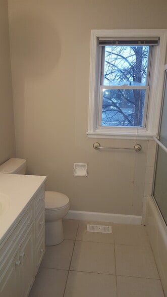 Building Photo - 2132 Rugen Rd