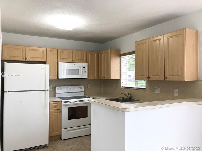 Building Photo - 1260 SE 29th St