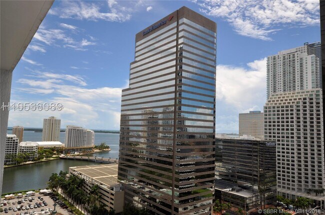 Building Photo - 500 Brickell Ave
