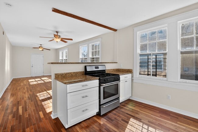 Building Photo - 3132 Robert St