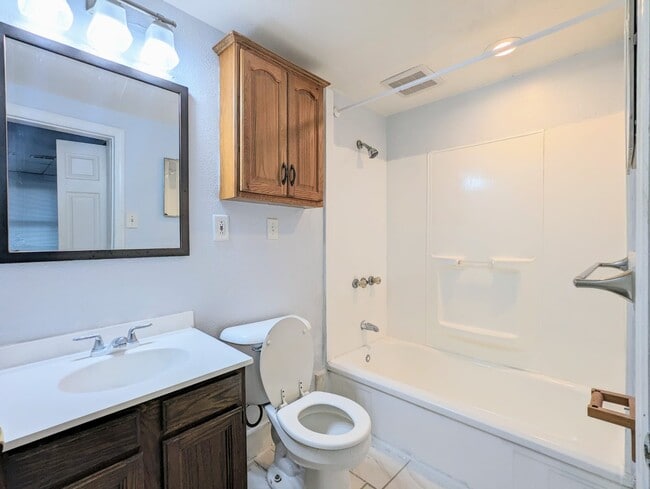 Building Photo - 5139 Carnegie St