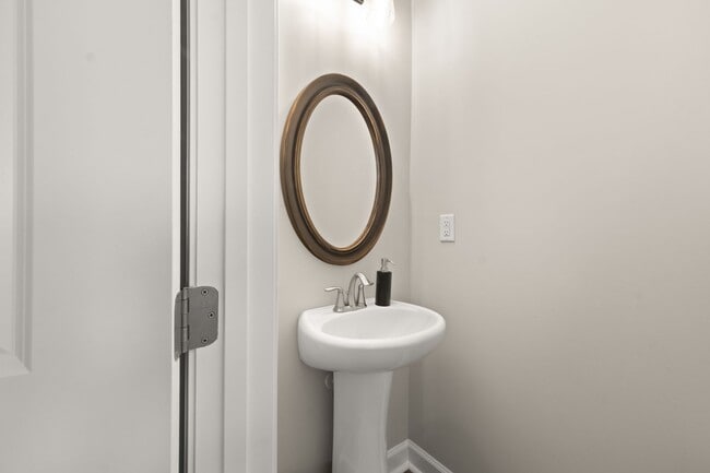 Building Photo - 3604 Silvery Wy