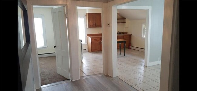 Building Photo - 8-8 Oak St