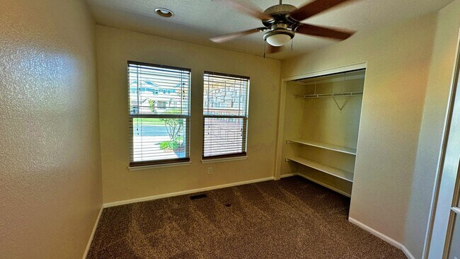 Building Photo - Fantastic 3 Bd 3 Bth + Office in Cherry Cr...
