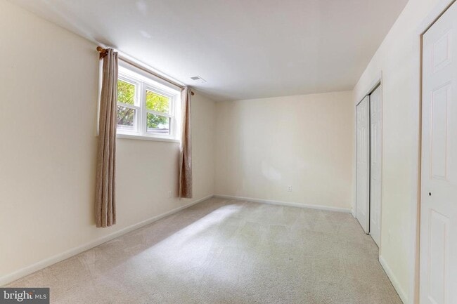 Building Photo - 8509 Jeffersonian Ct