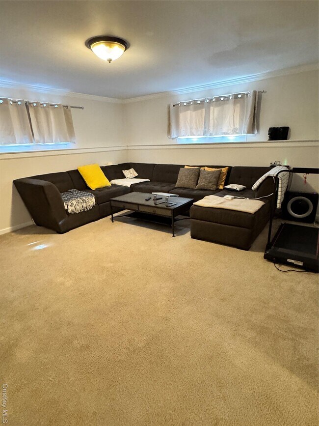 Building Photo - 40 Willets Dr