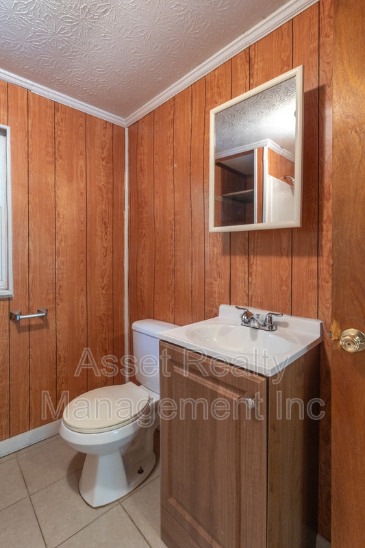 Building Photo - 513 Benton Cir