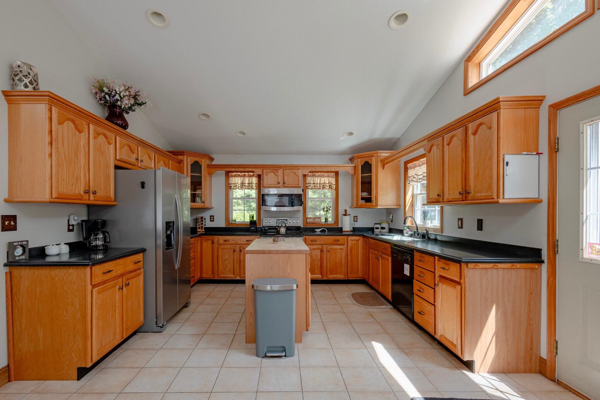 Building Photo - 386 Leroux Rd