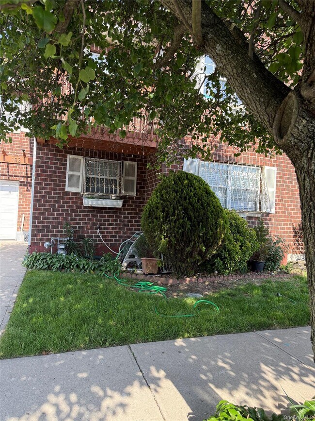 Building Photo - 1-82 Beach 61st St