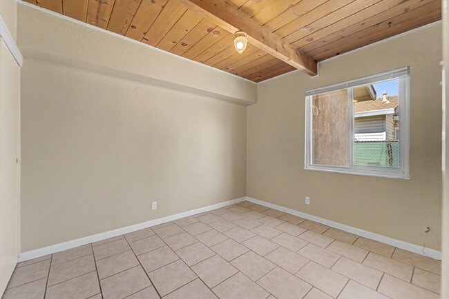 Building Photo - 1423 Wendell Way