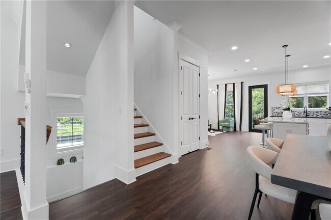 Building Photo - 157 Brush Creek Ct