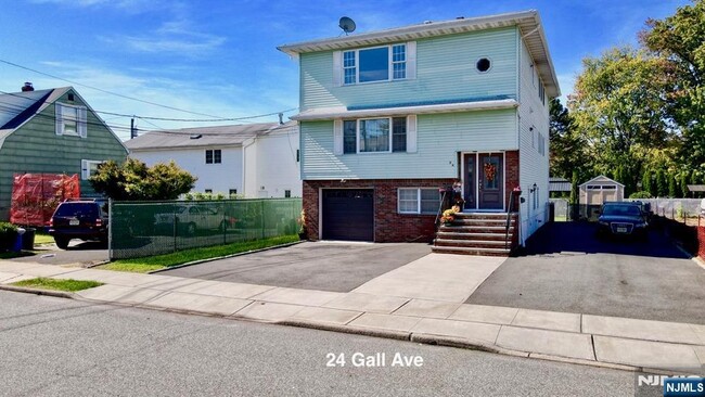 Primary Photo - 24 Gall Ave