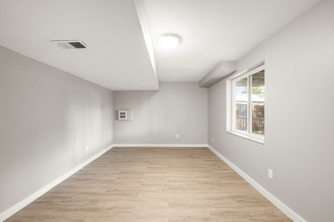 Building Photo - 6096 S Jamaica Way