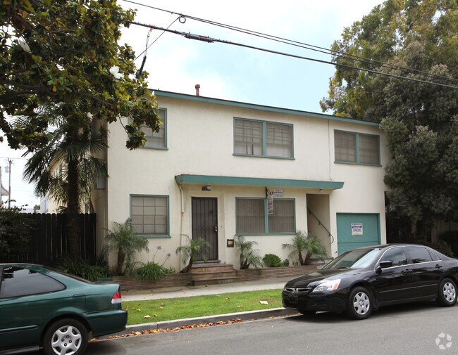 Building Photo - 1620 E Appleton St