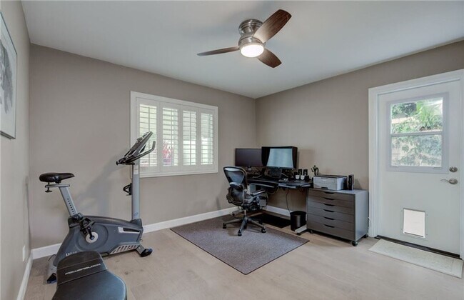 Building Photo - 2521 Voorhees Ave