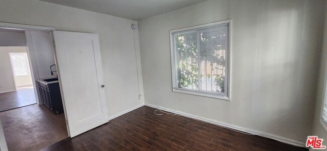 Building Photo - 1129 Queen Anne Pl