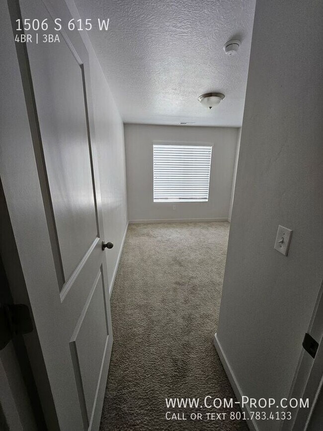 Building Photo - 1506 615 W