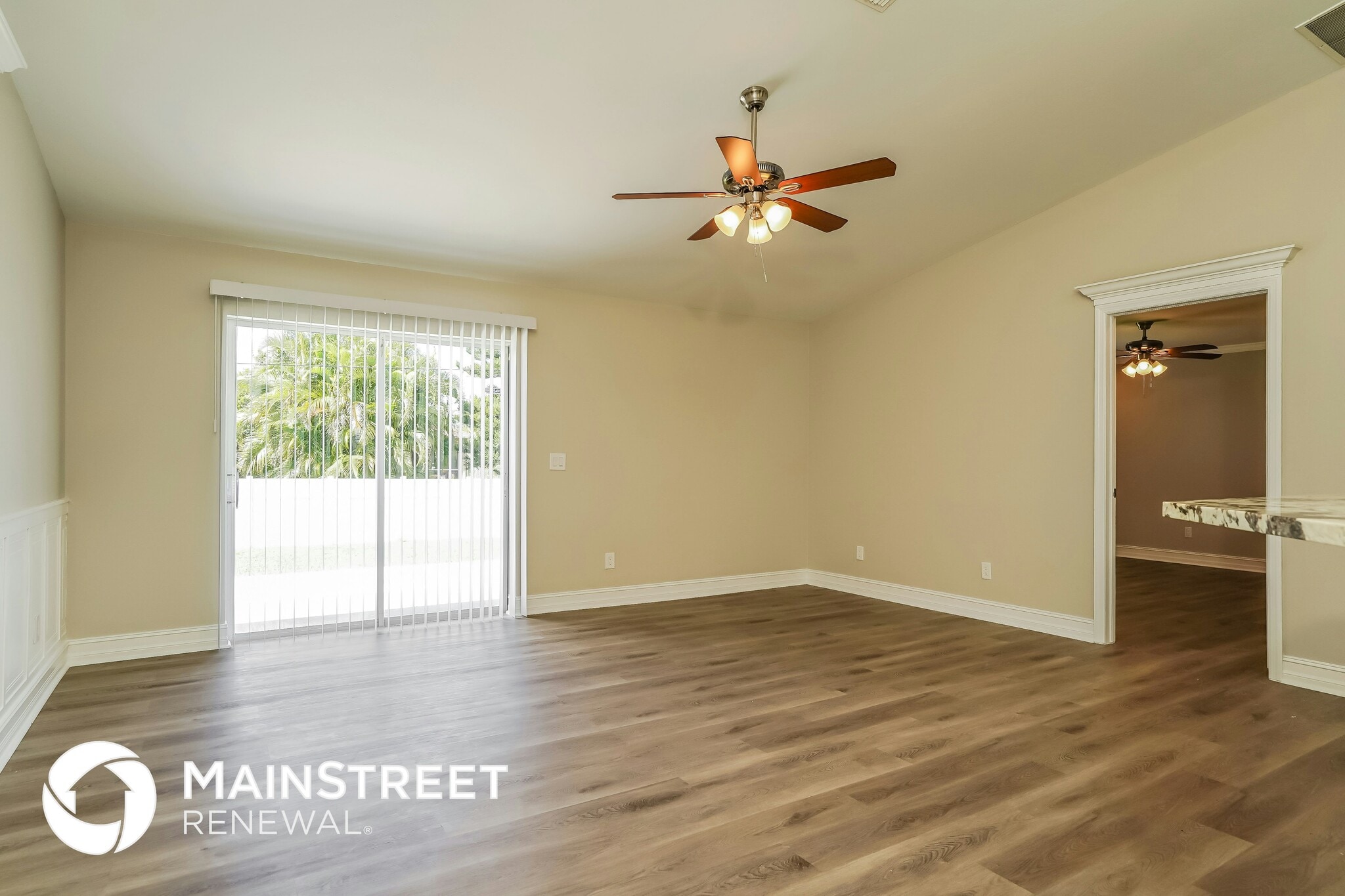 Building Photo - 815 Champion Ave