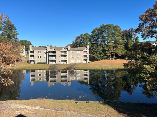 Building Photo - 698 Bartons Landing Pl