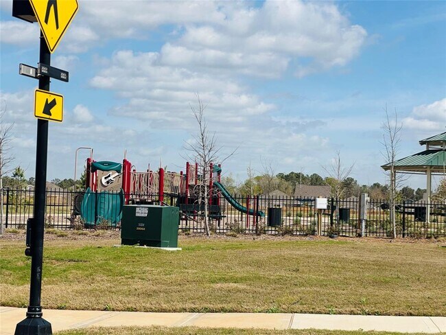Building Photo - 16477 Blossom Grv Dr