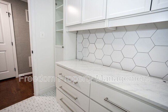 Building Photo - 2023 Serviceberry Rd