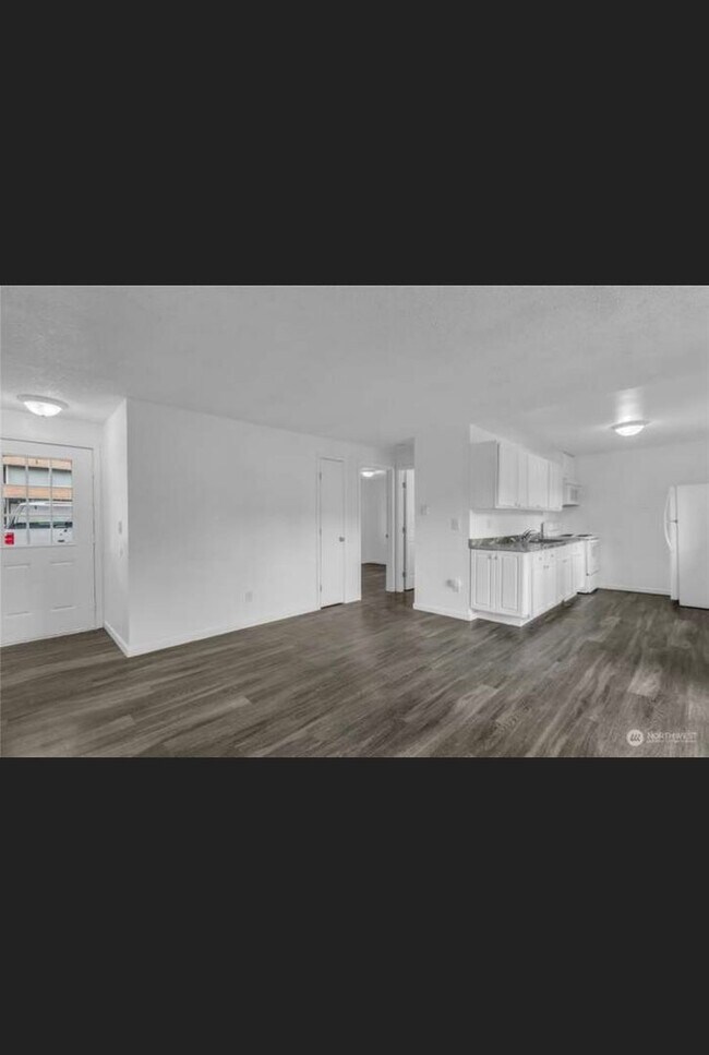 Building Photo - 2701 S 257th Pl