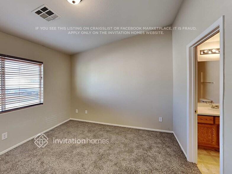 Building Photo - 3025 Gary Cooper St