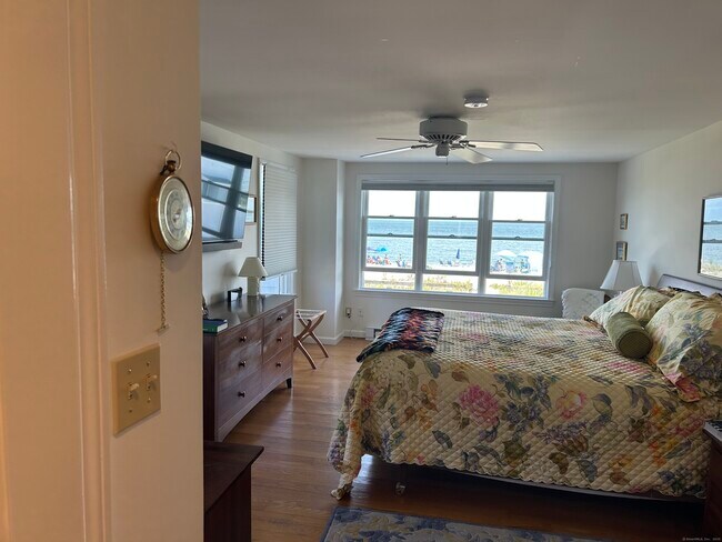 Building Photo - 19 Underway Dr