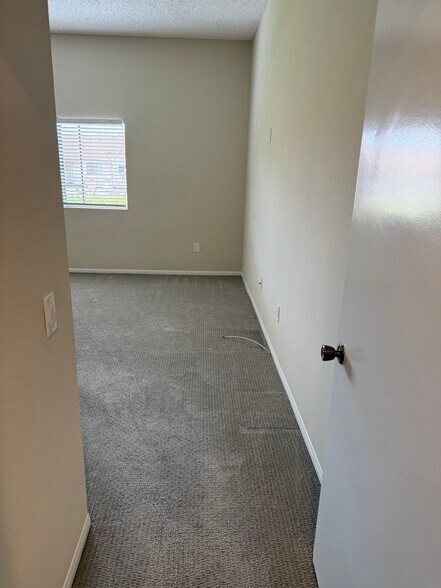 Building Photo - 2814 Chatsworth Way